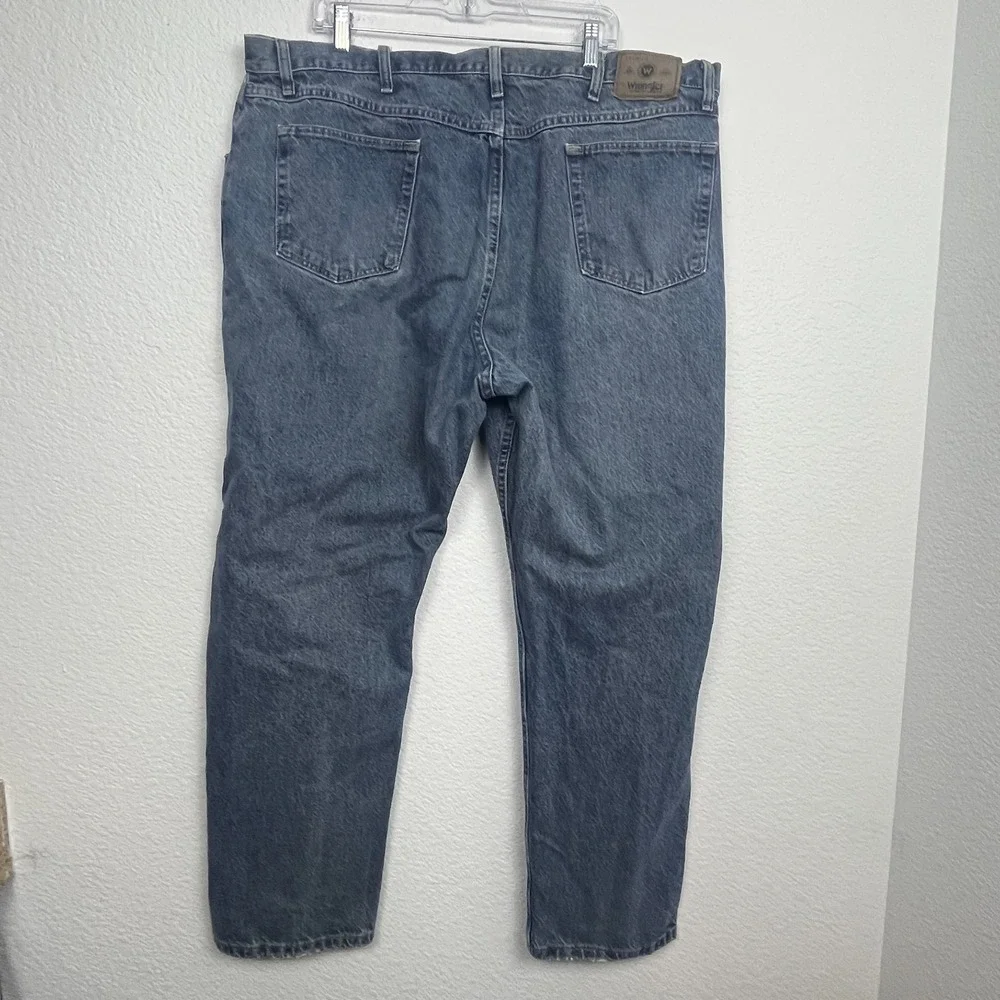 Wrangler Authentic Jeans Mens 44x32 Blue Denim‎ Cotton Relaxed Fit Straight Leg